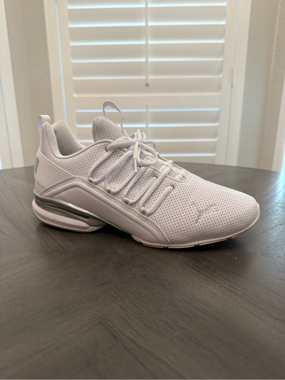 Puma Axelion Perf White Running Sneakers Men’s Size 10 | Excellent Condition